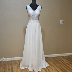 Elegant White Lace Evening Gown